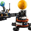 LEGO  42179 De aarde en de maan in beweging