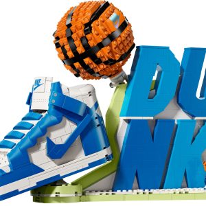 Nike Dunk x LEGO Set