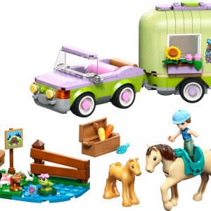 Trailer met paard en veulen